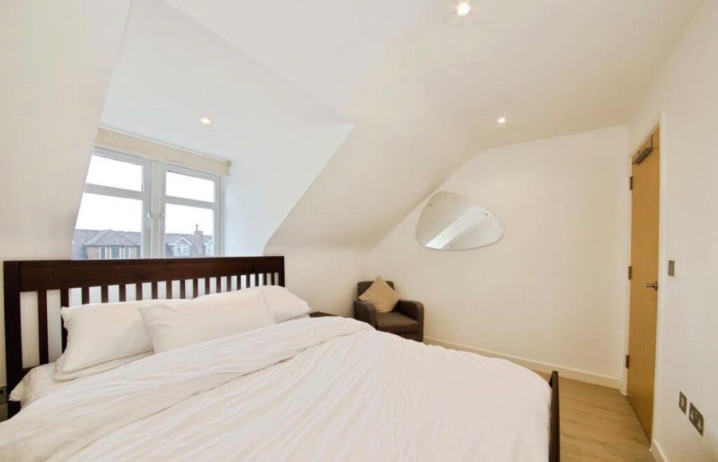Oakleigh Road North, London