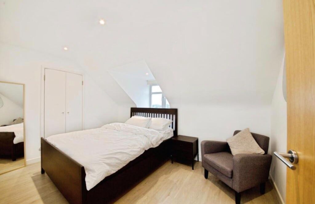Oakleigh Road North, London